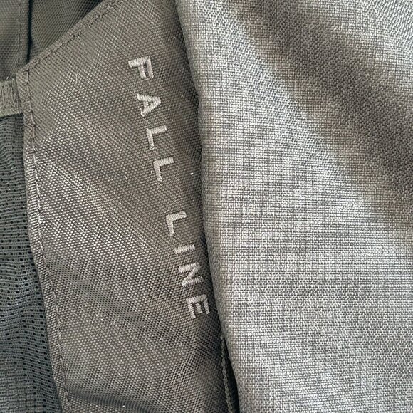 NWT The North Face Fall Line Backpack 28L Black Durable Hiking Travel Laptop OS - Picture 4 of 15